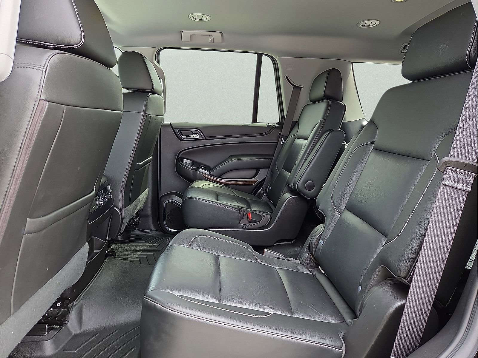 Used 2019 Chevrolet Tahoe LT w/ Luxury Package AWD/4WD image 10