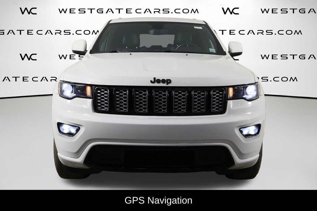 Used 2020 Jeep Grand Cherokee Altitude image 2