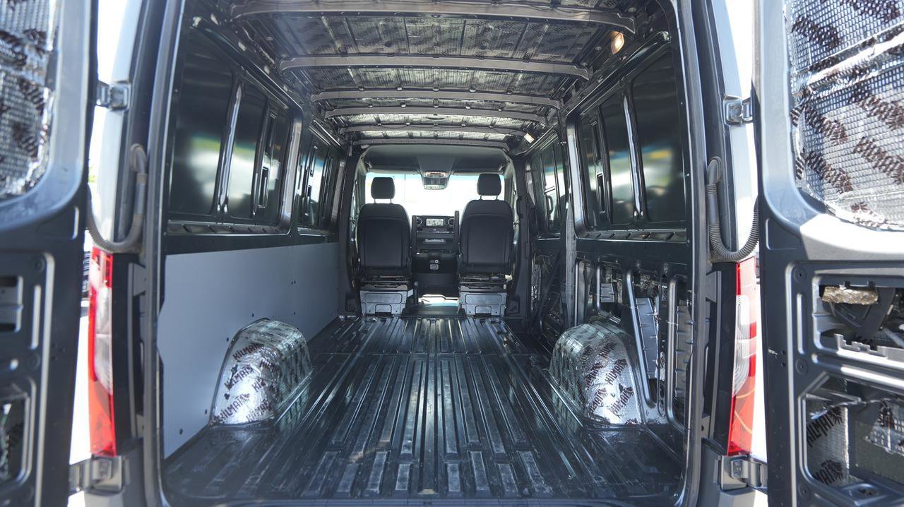 Used 2024 Mercedes-Benz Sprinter 2500 image 5