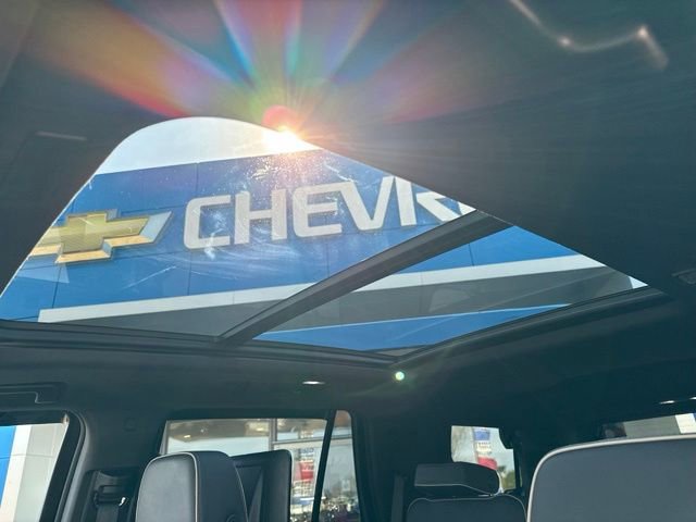 Used 2025 Chevrolet Tahoe Premier AWD/4WD image 30