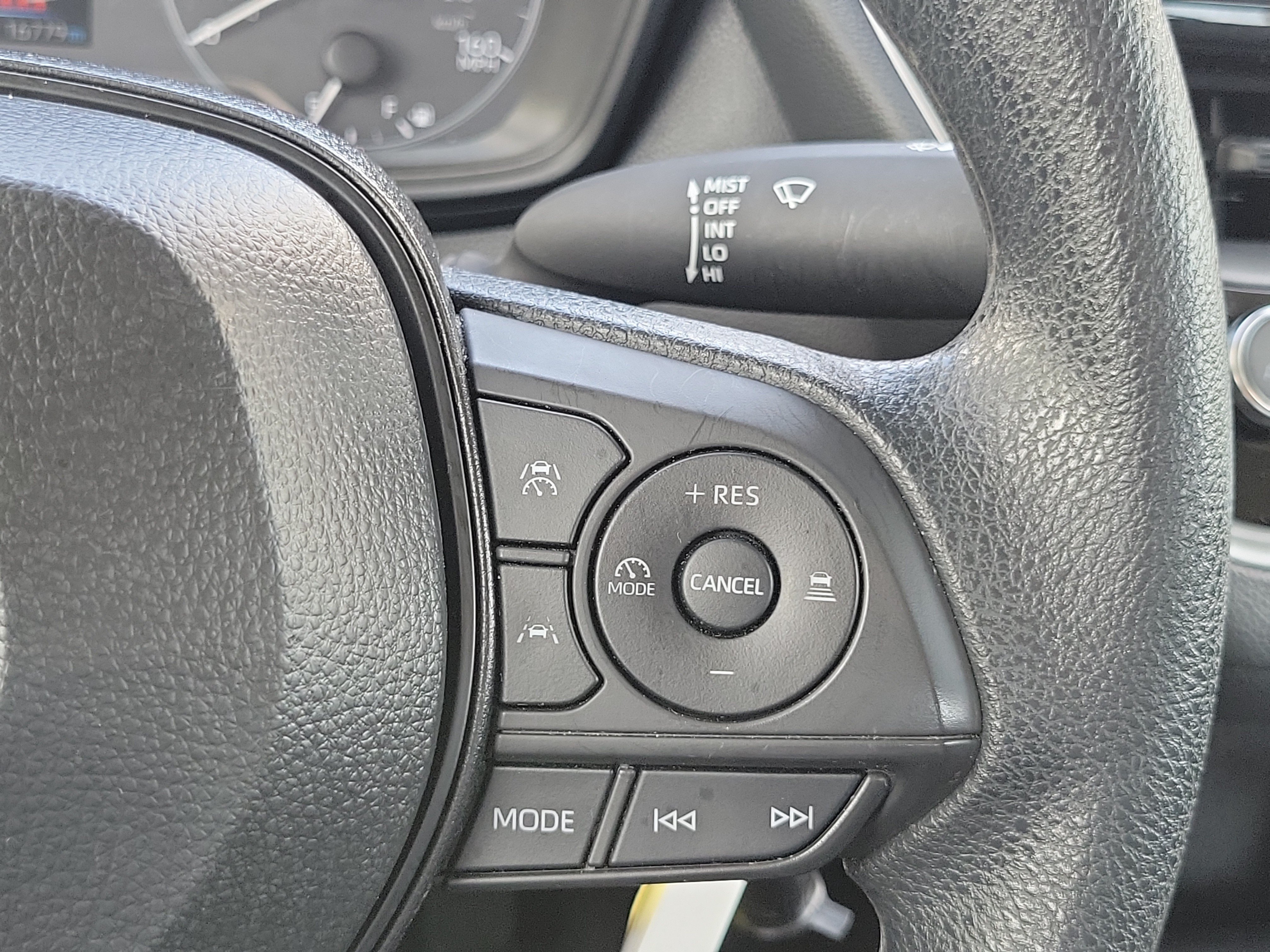 Used 2025 Toyota Corolla LE FWD image 23