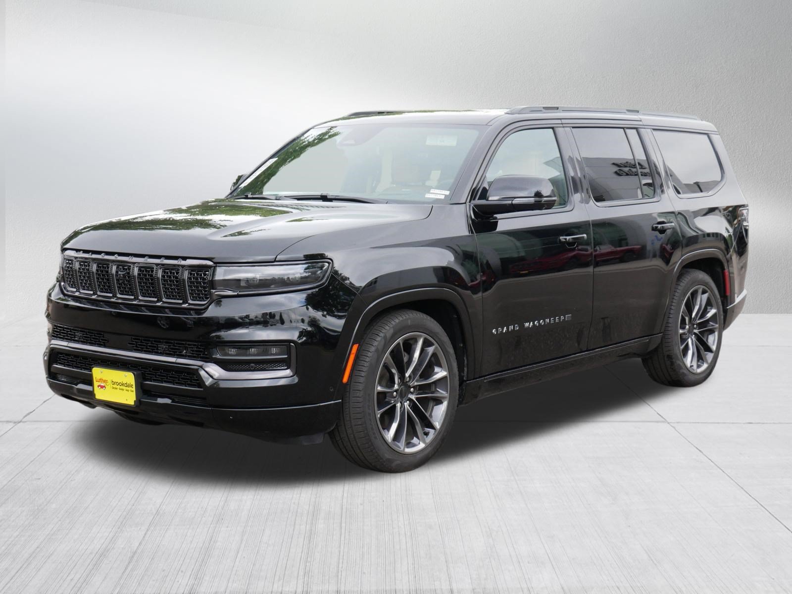 Used 2025 Jeep Grand Wagoneer Series III w/ Quick Order Packagew 28T AWD/4WD image 3