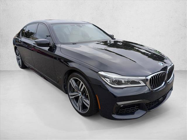 Used 2019 BMW 750i w/ M Sport Package RWD image 3