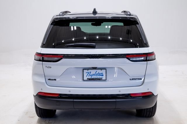 Certified 2023 Jeep Grand Cherokee Limited w/ Black Appearance Package image 24