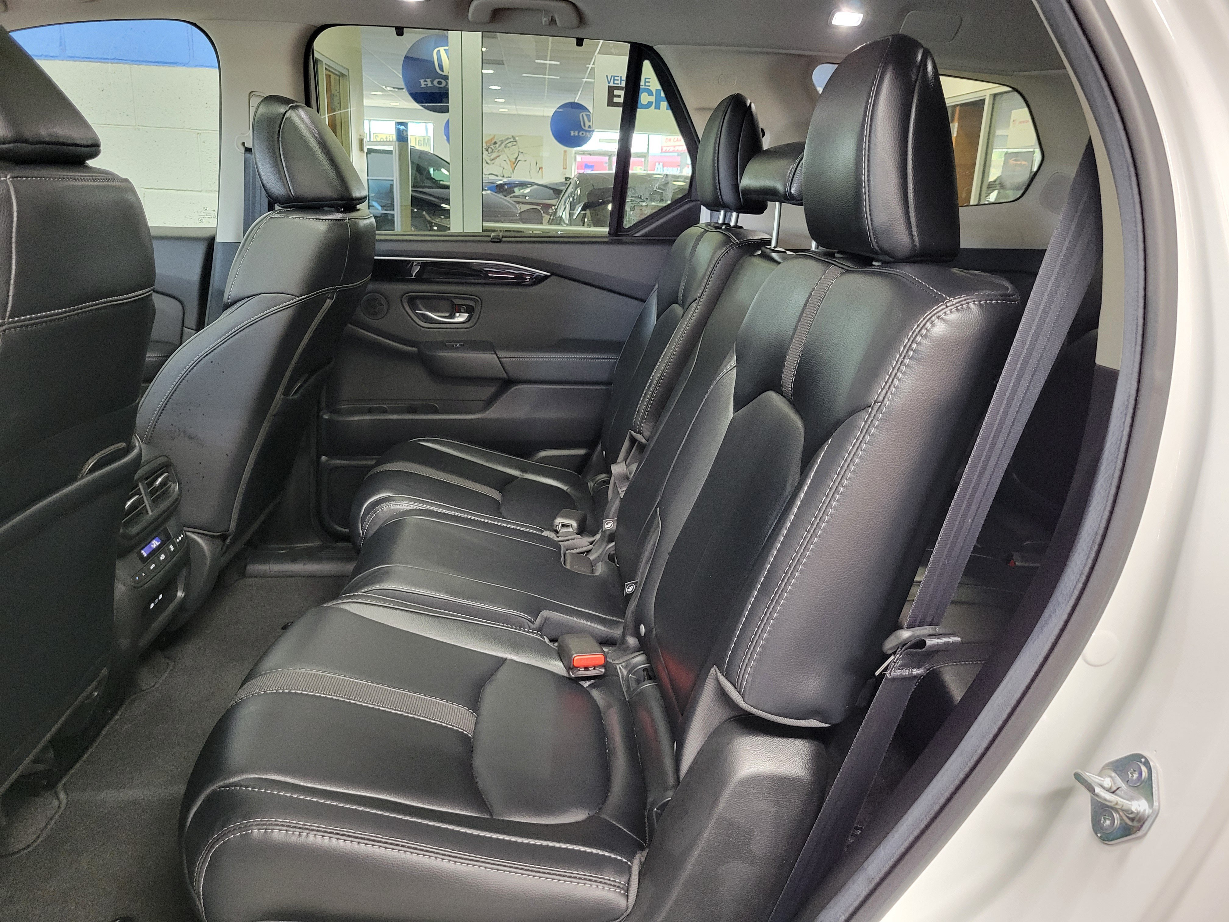 Certified 2025 Honda Pilot Touring image 17