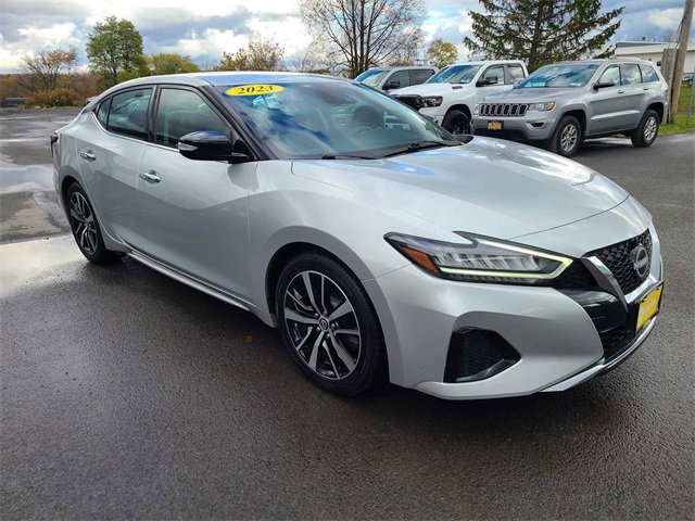 Used 2023 Nissan Maxima SV w/ Floor Mat Group image 4