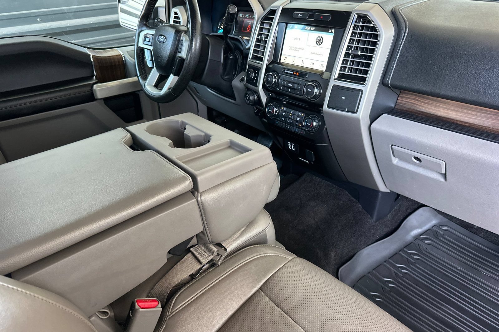 Used 2016 Ford F150 Lariat w/ Max Trailer Tow Package AWD/4WD image 15