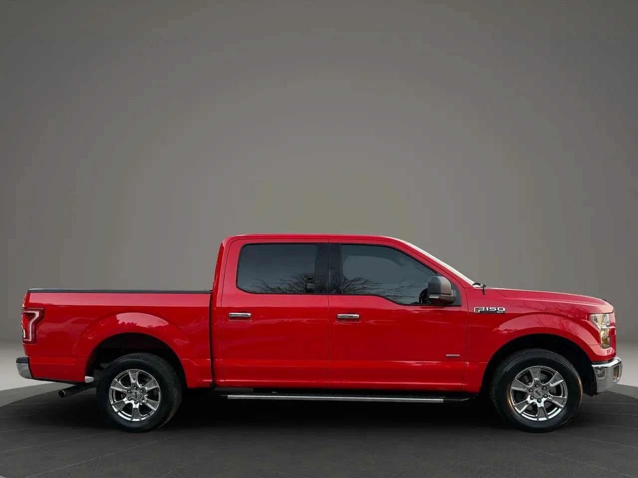 Used 2016 Ford F150 XLT w/ Equipment Group 302A Luxury RWD image 9