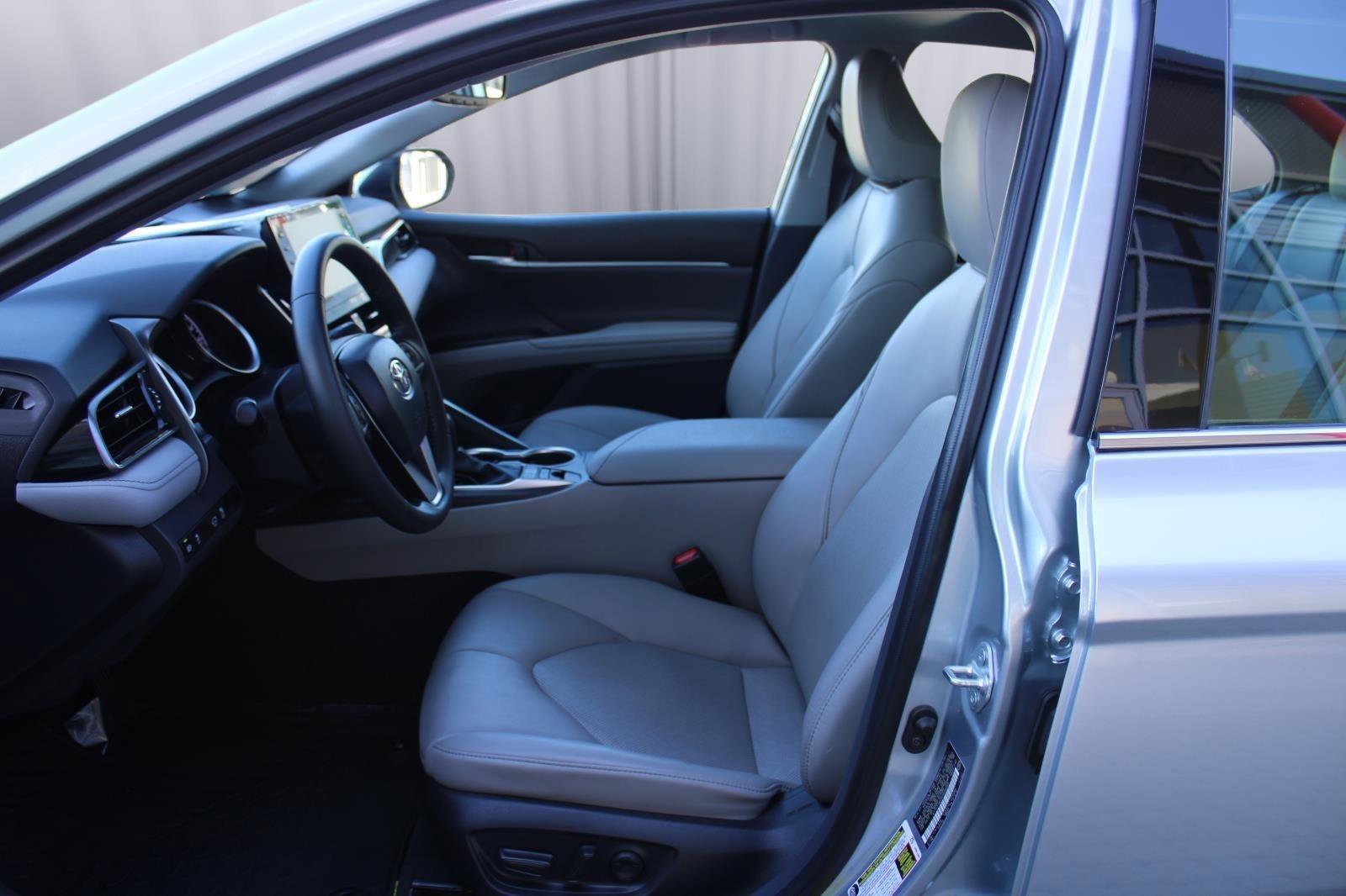 Used 2023 Toyota Camry XLE image 31