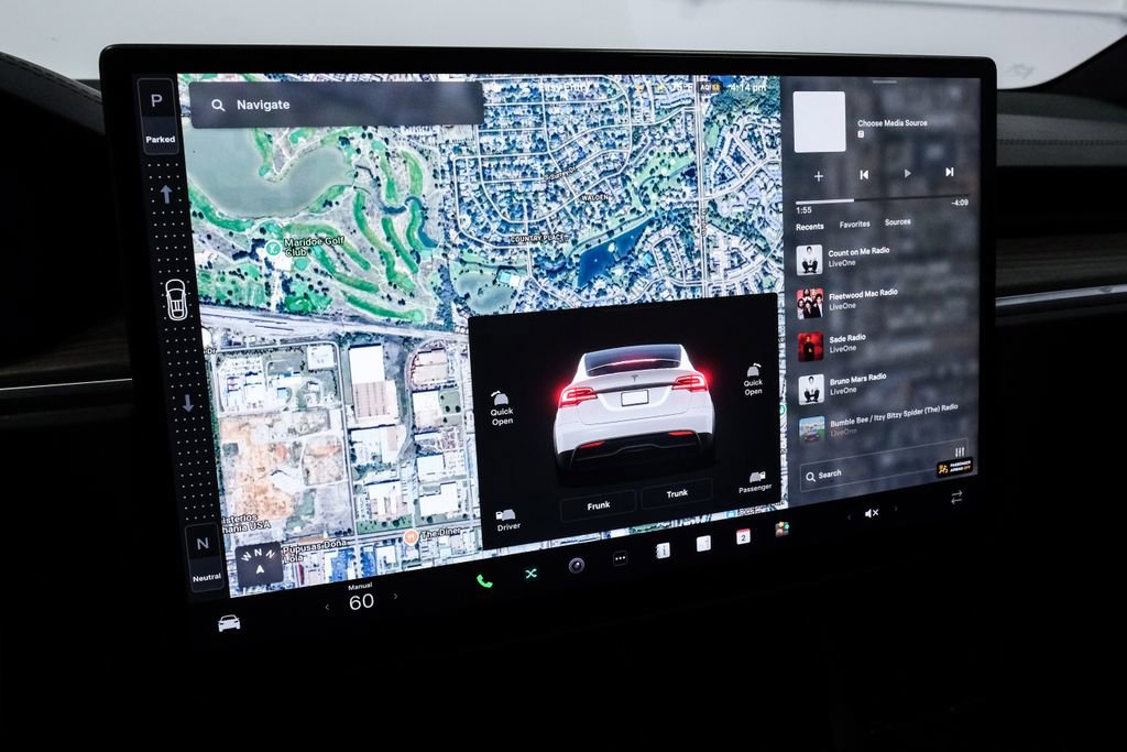 Used 2023 Tesla Model X image 27