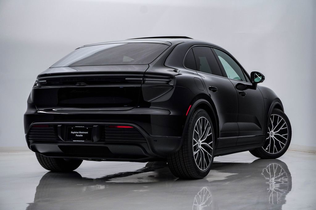 New 2026 Porsche Macan 4 Electric AWD/4WD image 11