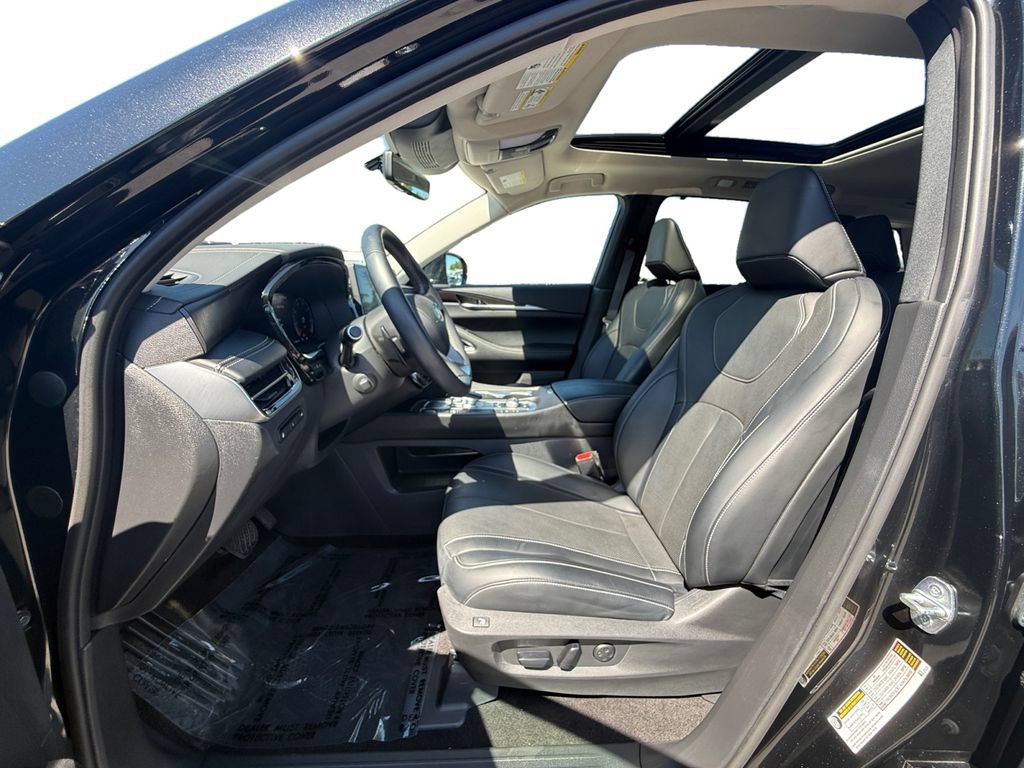 Used 2023 INFINITI QX60 Sensory w/ Vision Package AWD/4WD image 9