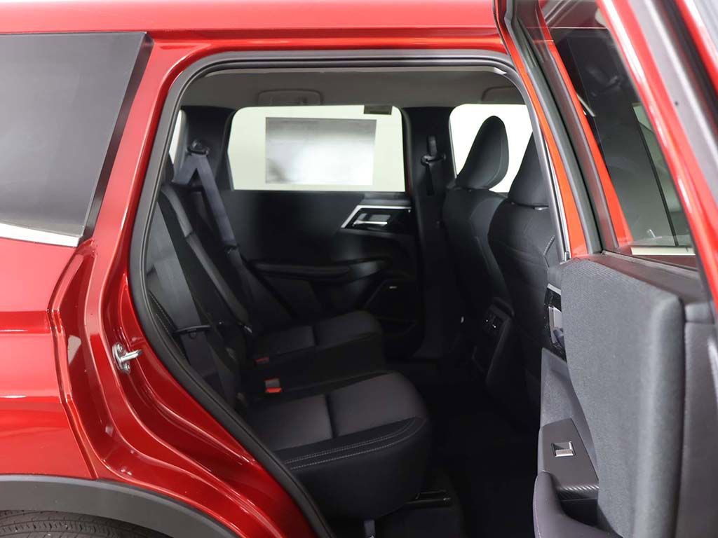 New 2026 Mitsubishi Outlander ES FWD image 30