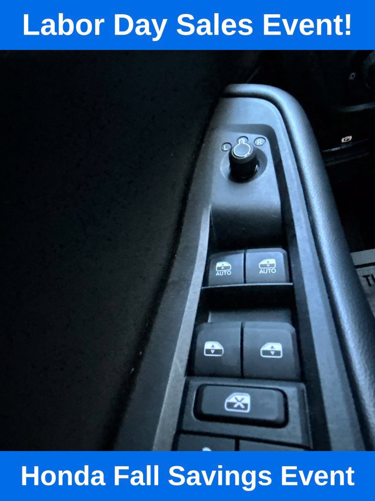 Used 2024 Jeep Grand Cherokee Altitude AWD/4WD image 23