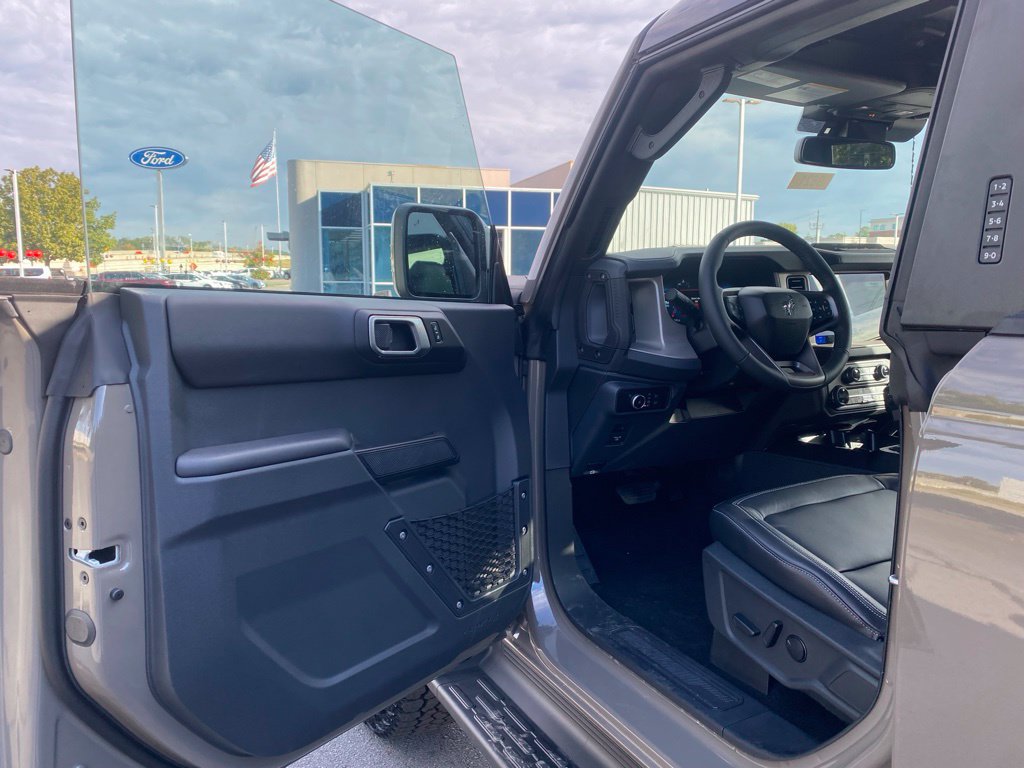 New 2026 Ford Bronco Outer Banks w/ Sasquatch Package AWD/4WD image 11