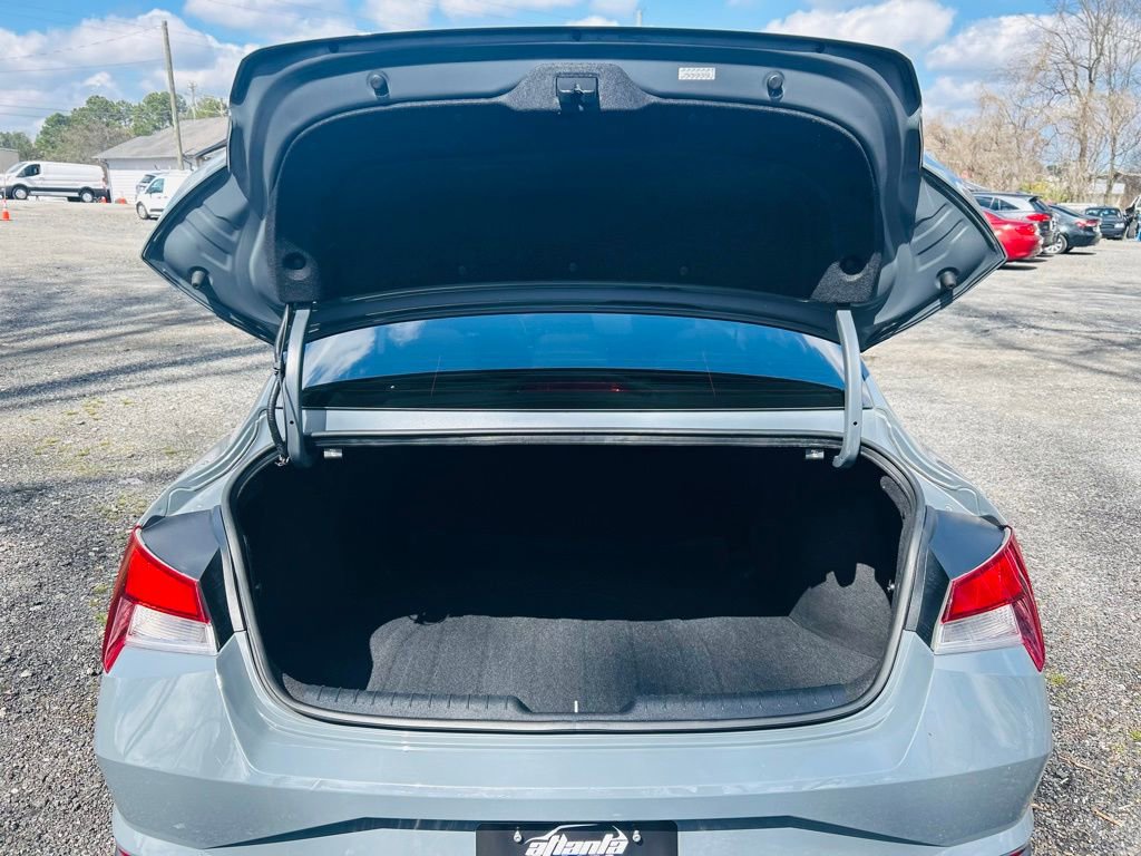 Used 2021 Hyundai Elantra SEL w/ Cargo Package image 15