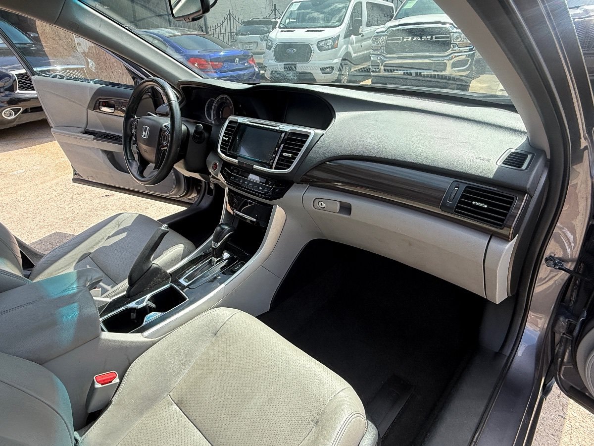 Used 2017 Honda Accord EX-L image 16