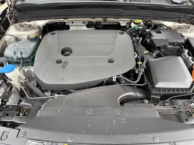 Certified 2023 Volvo XC40 B5 Plus w/ Climate Package image 34