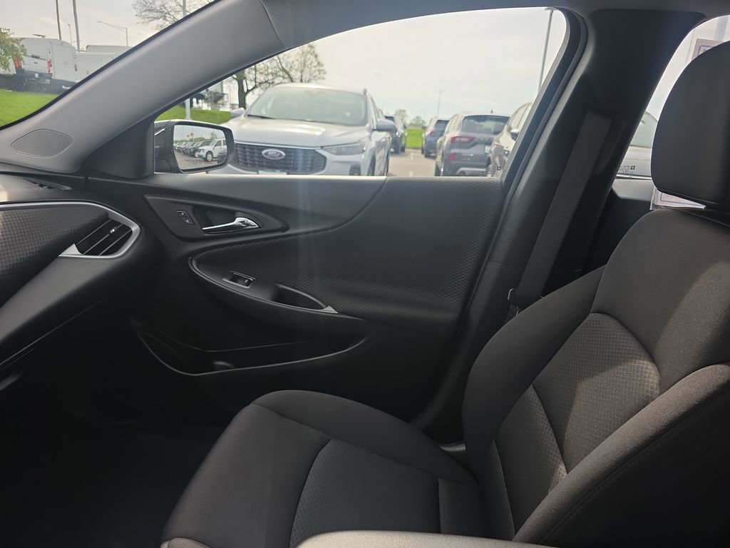 Used 2024 Chevrolet Malibu LT FWD image 31