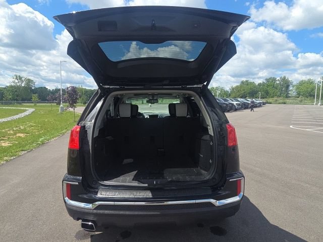 Used 2017 GMC Terrain SLT w/ Open Road Package FWD image 11