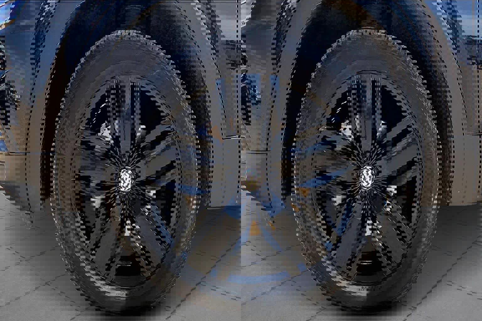 Used 2019 Volkswagen Atlas SE w/ Towing Package image 11