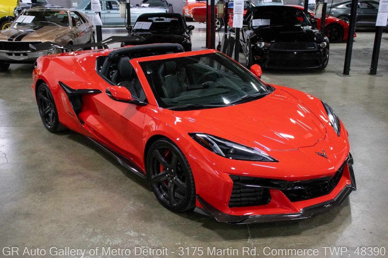 Used 2023 Chevrolet Corvette Z06 w/ Z07 Performance Package RWD image 10
