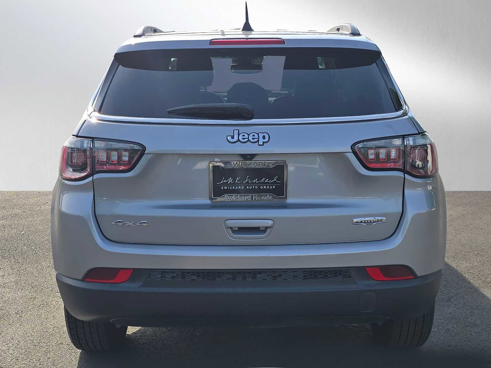 Used 2022 Jeep Compass Latitude AWD/4WD image 4
