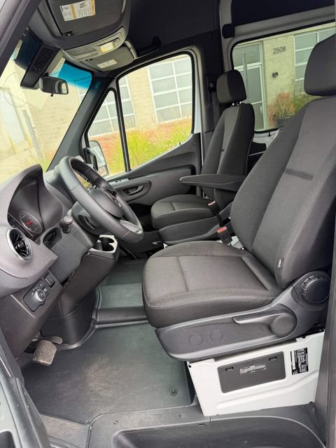 Used 2026 Mercedes-Benz Sprinter 2500 image 11