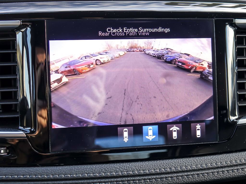 Used 2020 Chrysler Pacifica Limited FWD image 21