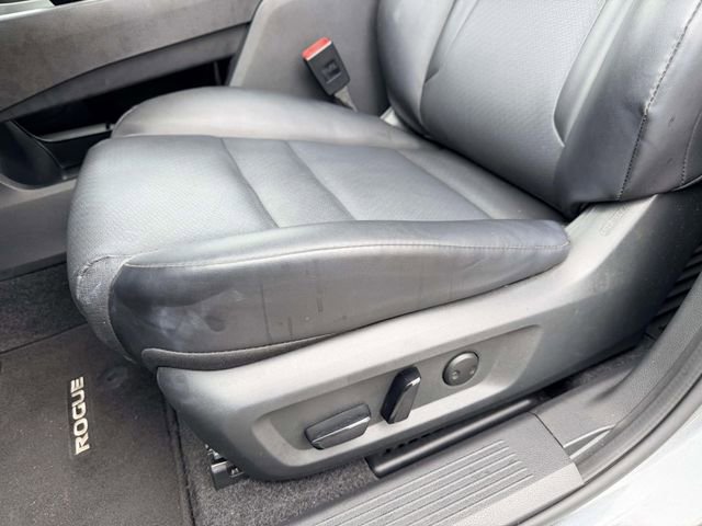 Used 2023 Nissan Rogue SV w/ SV Premium B Package FWD image 15