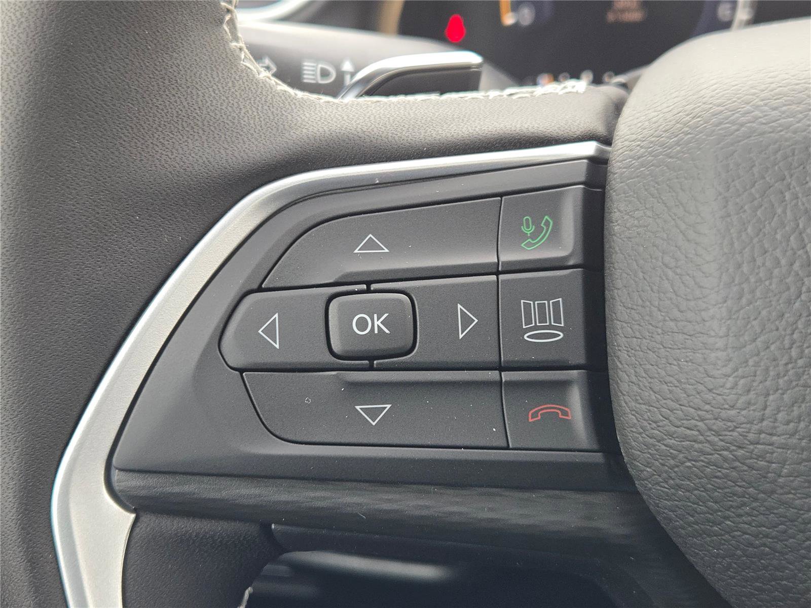 New 2025 Jeep Grand Cherokee Altitude w/ Trailer Tow Package image 34