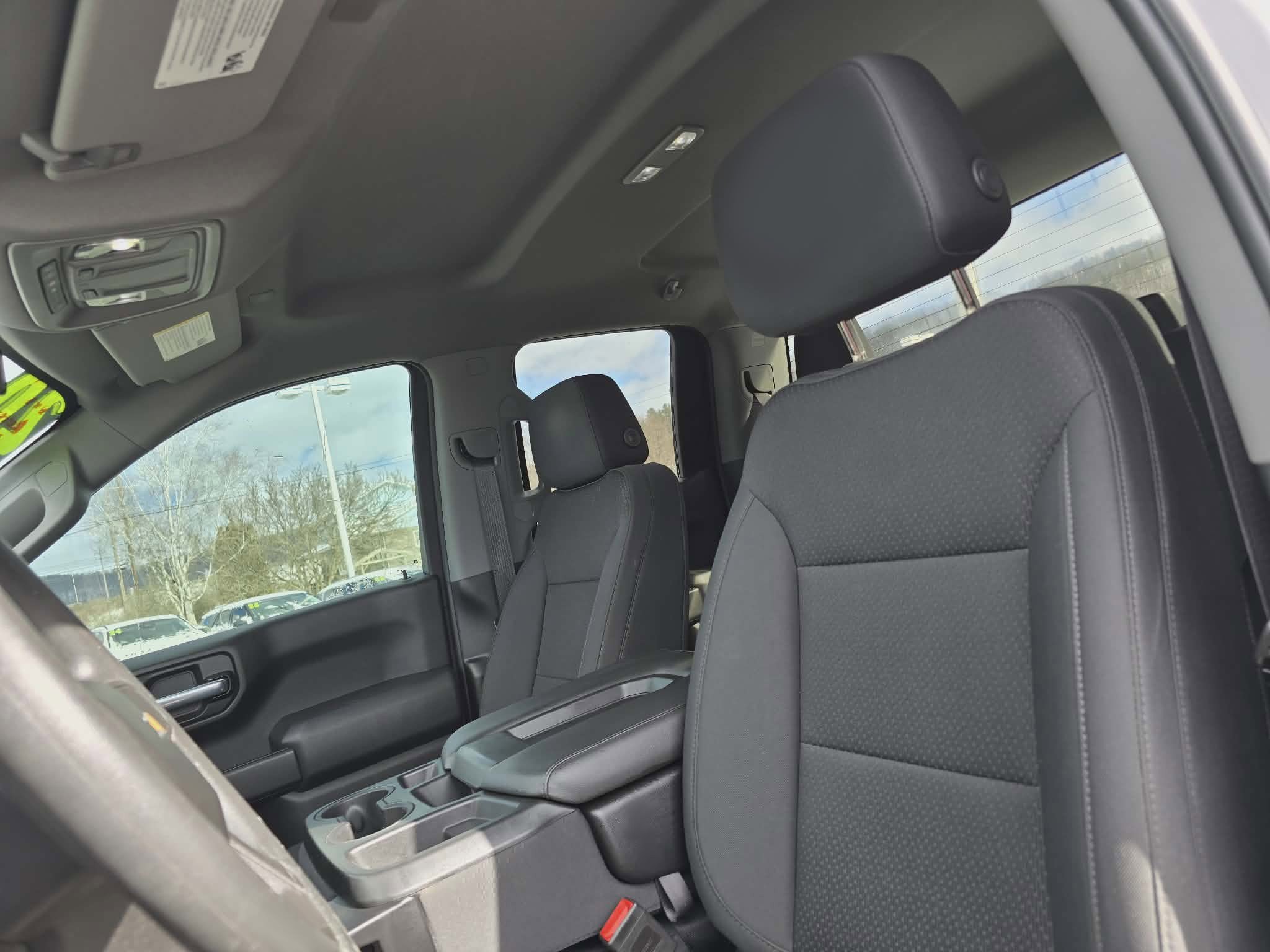 Used 2020 Chevrolet Silverado 1500 Custom w/ Custom Value Package image 12