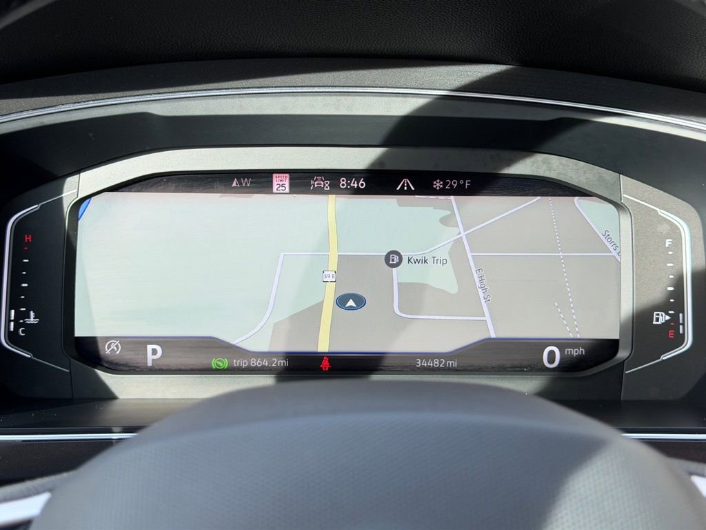 Used 2022 Volkswagen Tiguan SEL R-Line image 25