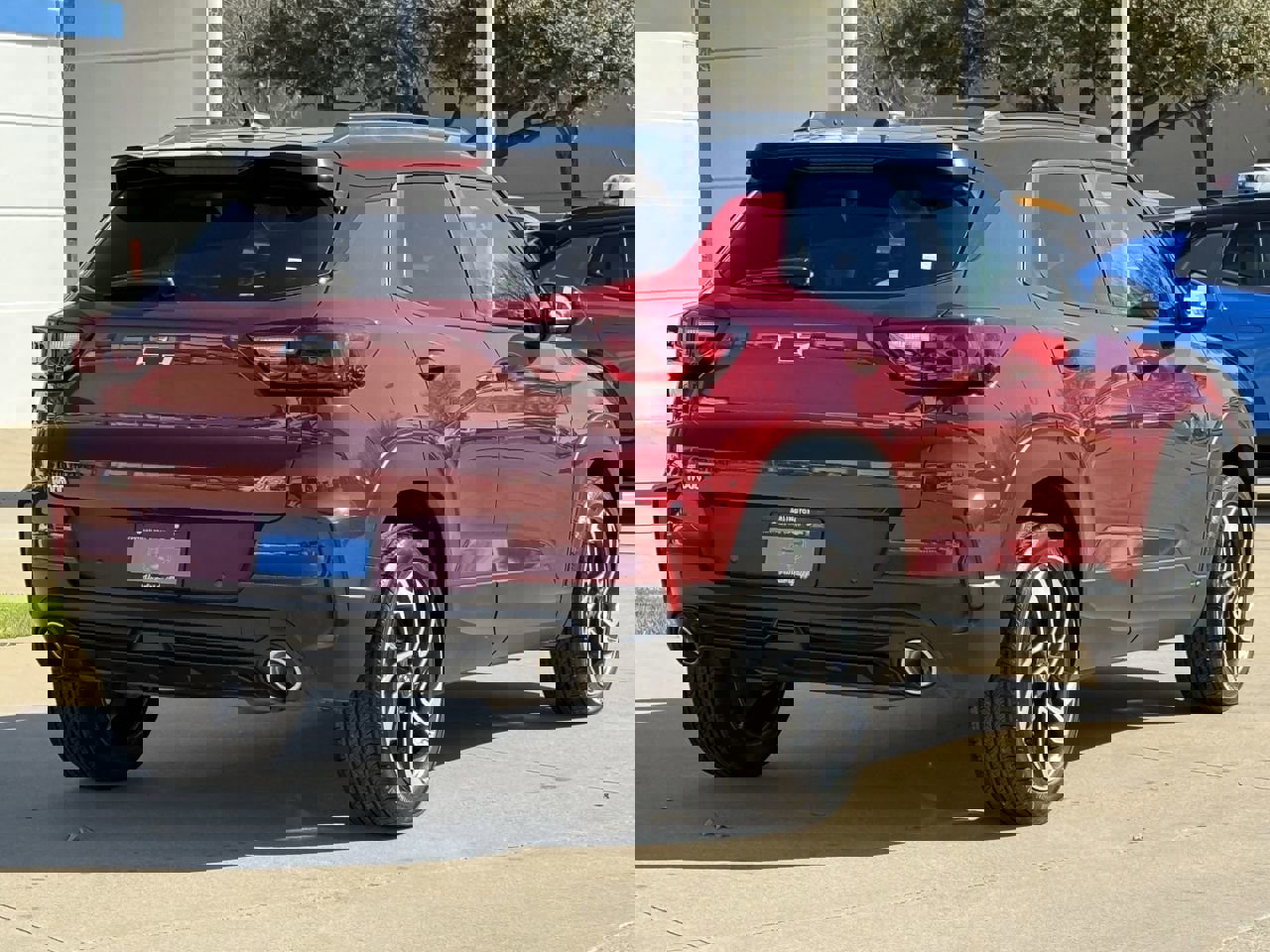 Used 2025 Chevrolet TrailBlazer RS w/ Driver Confidence Package image 4