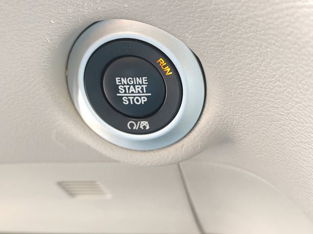 Certified 2024 Chrysler Pacifica Touring-L FWD image 18