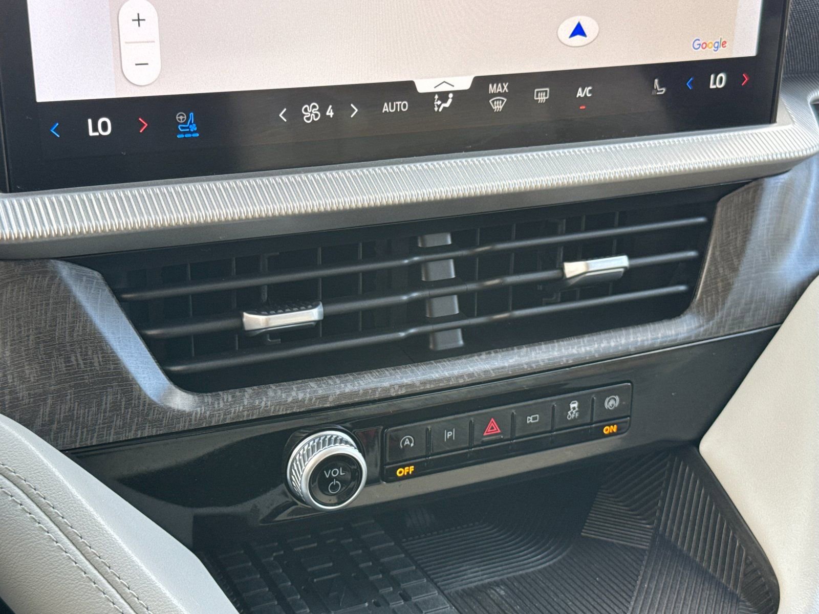 Used 2025 Ford Explorer Platinum w/ Ultimate Package RWD image 26