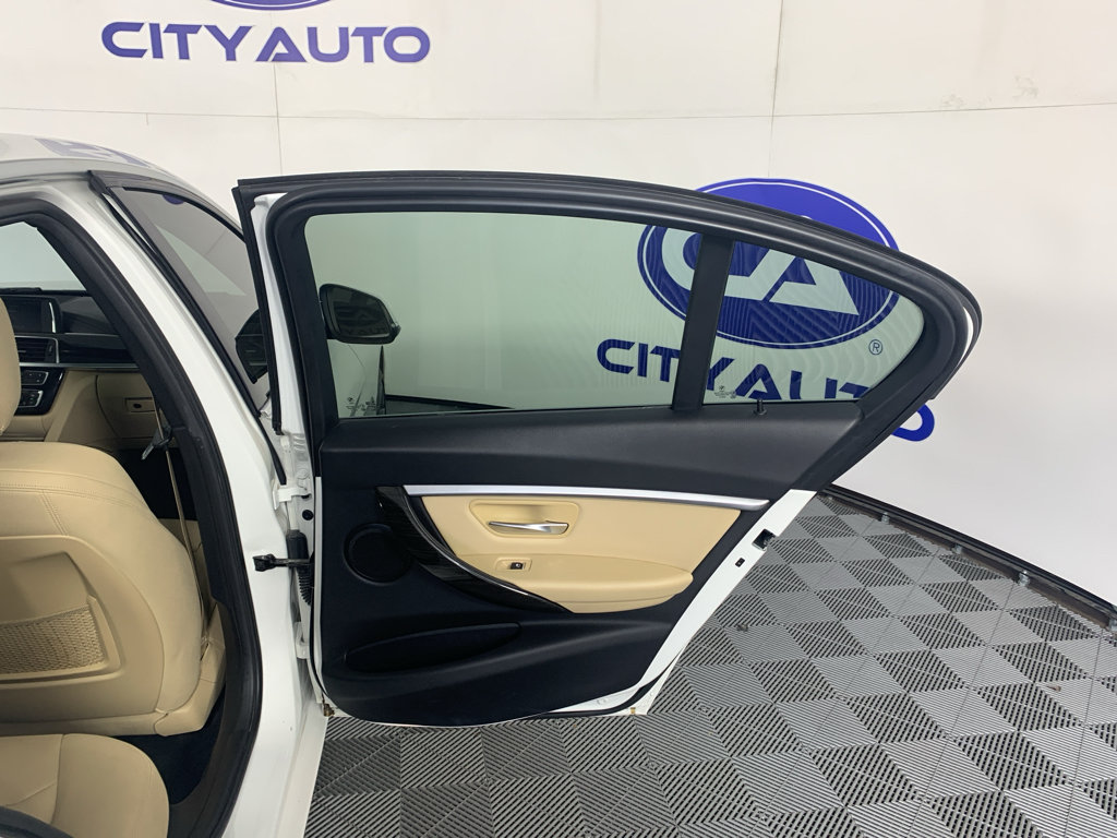 Used 2018 BMW 330i Sedan RWD image 35