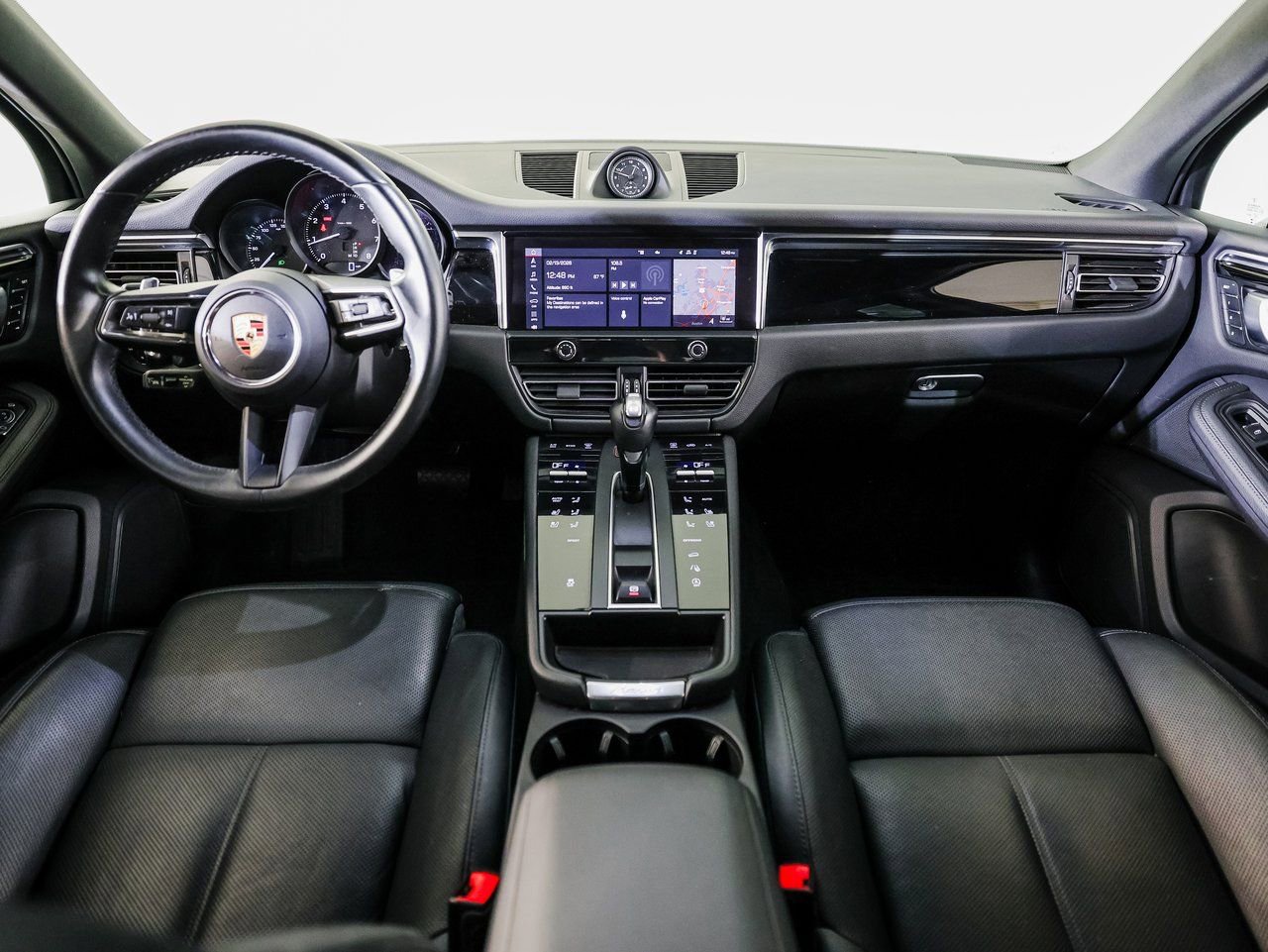 Certified 2023 Porsche Macan image 25