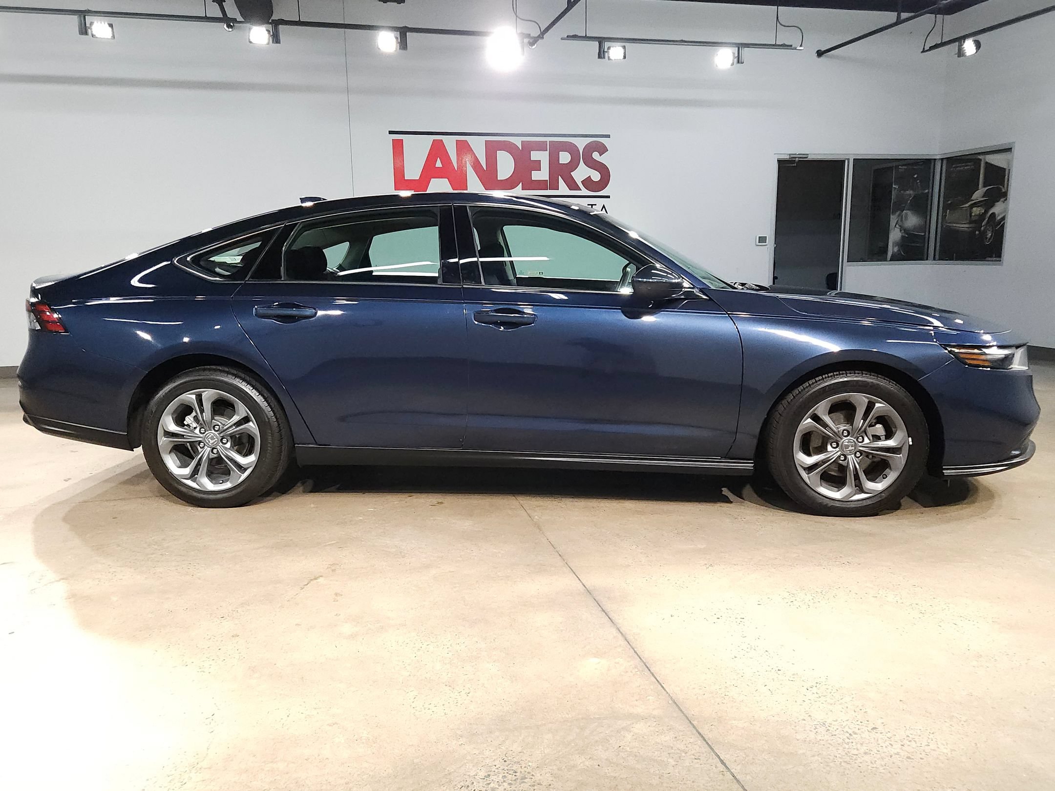 Used 2024 Honda Accord EX image 8