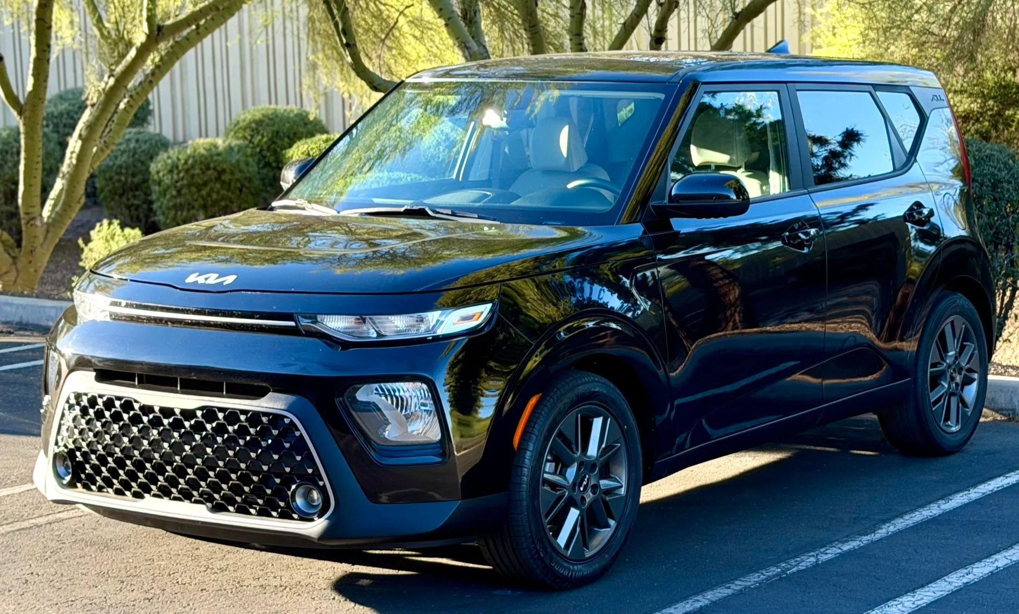 Used 2022 Kia Soul EX image 3