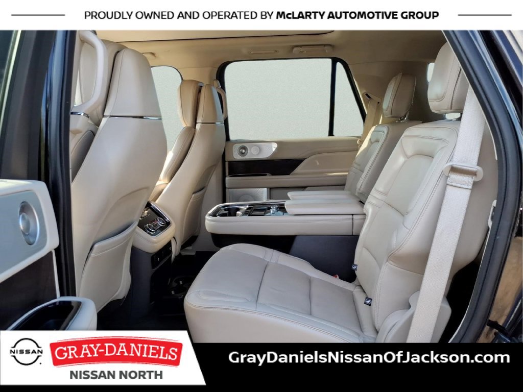 Used 2019 Lincoln Navigator Reserve AWD/4WD image 25