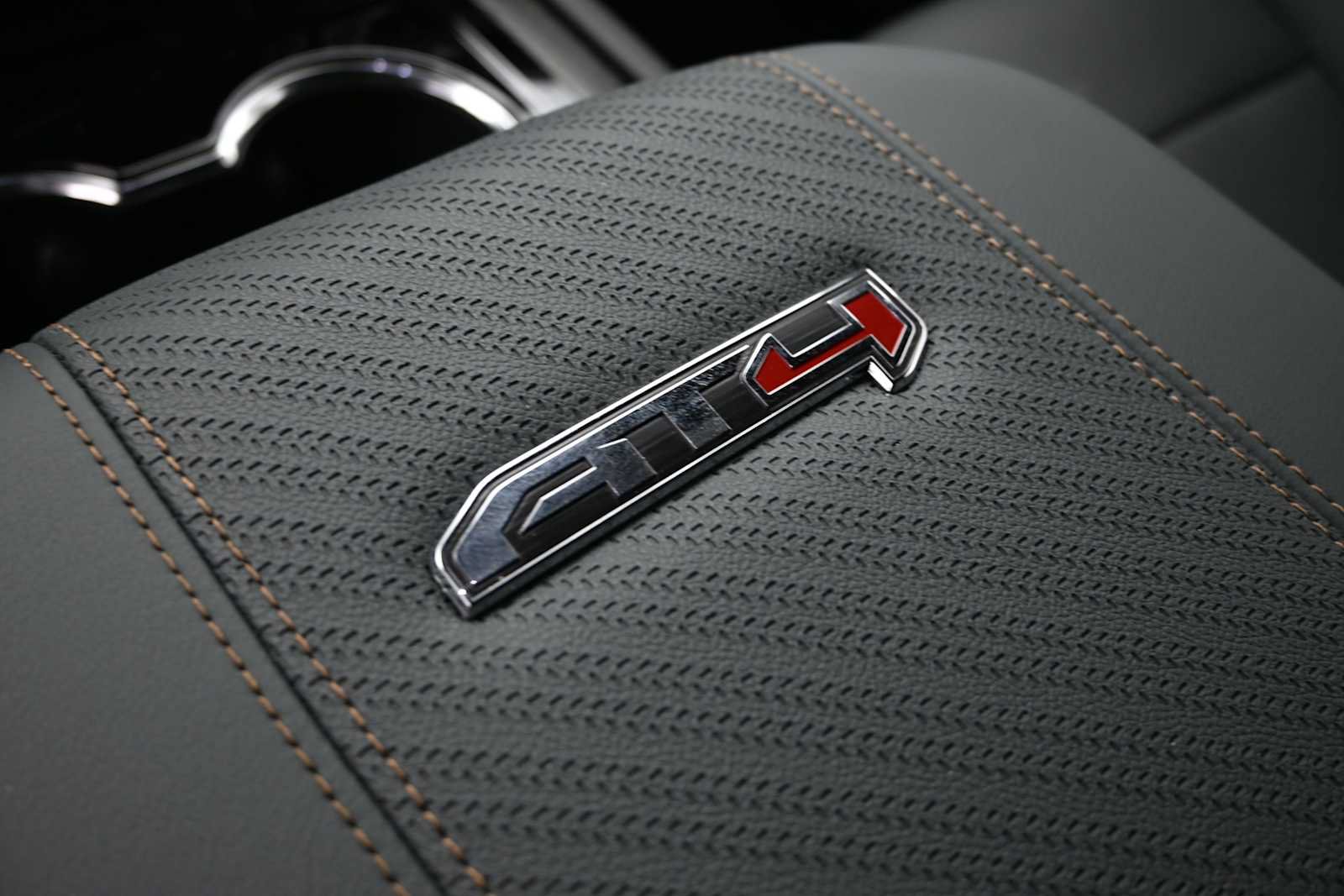 New 2026 GMC Yukon AT4 w/ AT4 Premium Plus Package AWD/4WD image 18