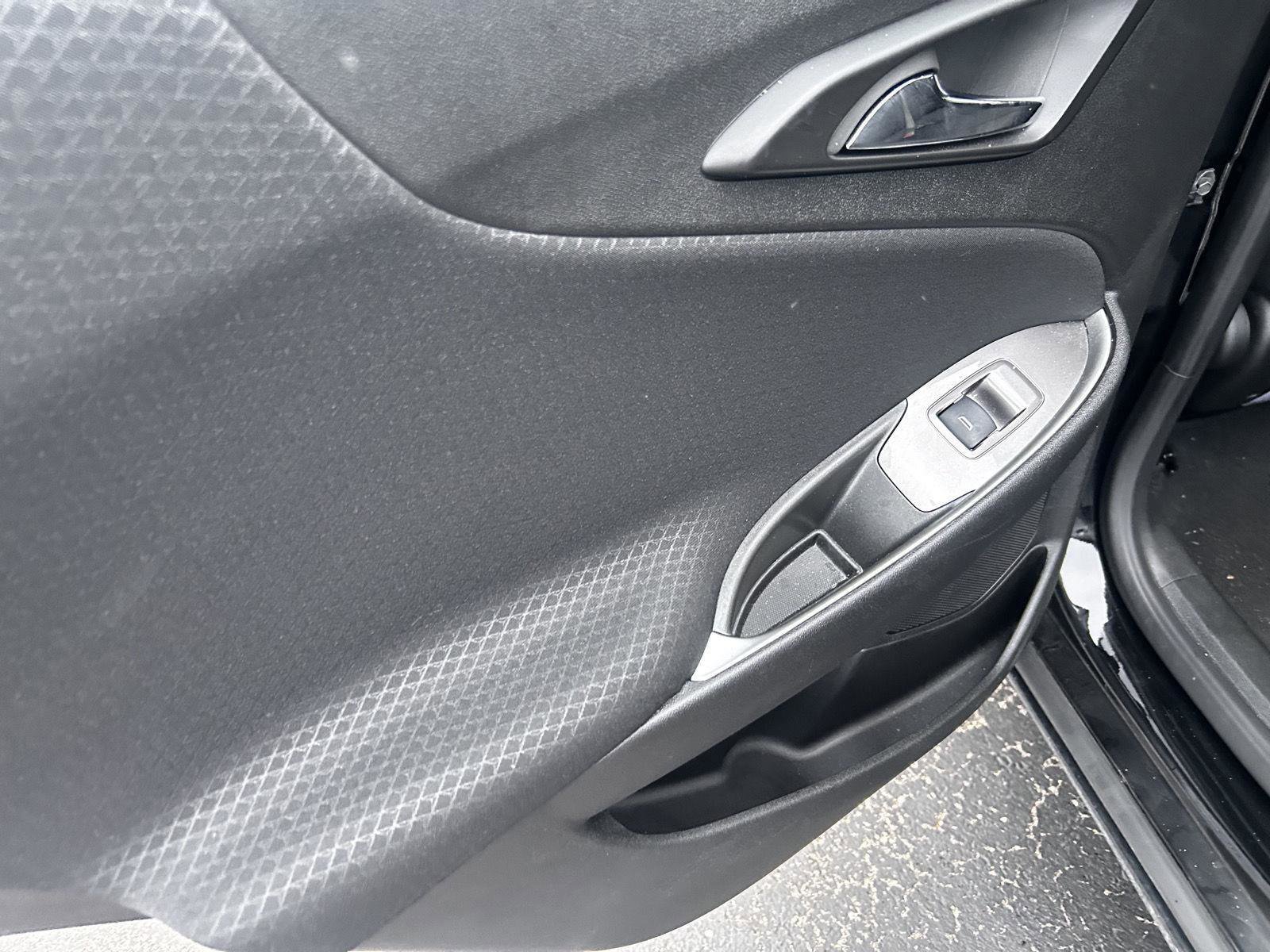 Used 2025 Chevrolet Malibu LS image 12