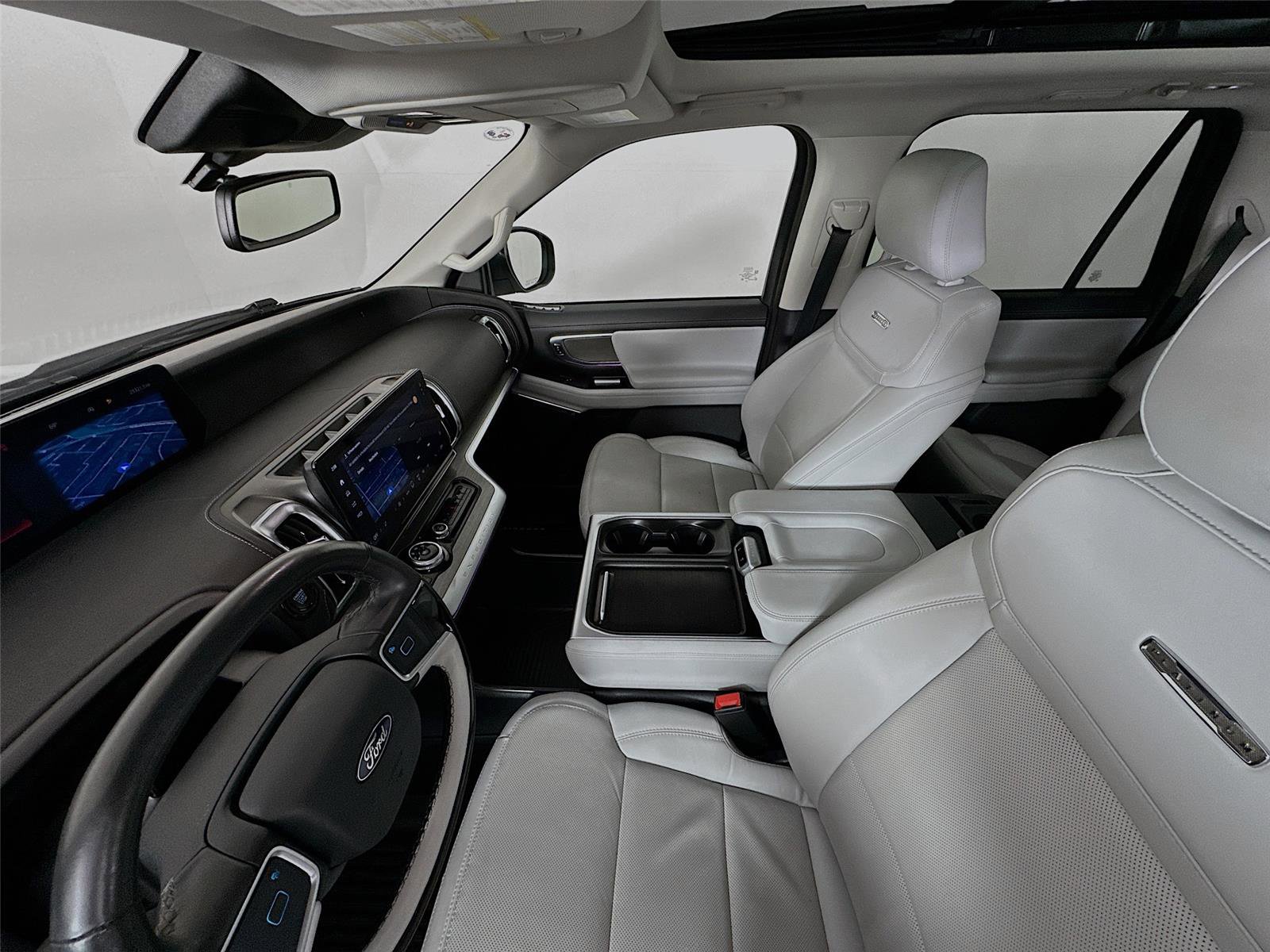 Used 2025 Ford Expedition Max Platinum w/ Driver's Package image 5