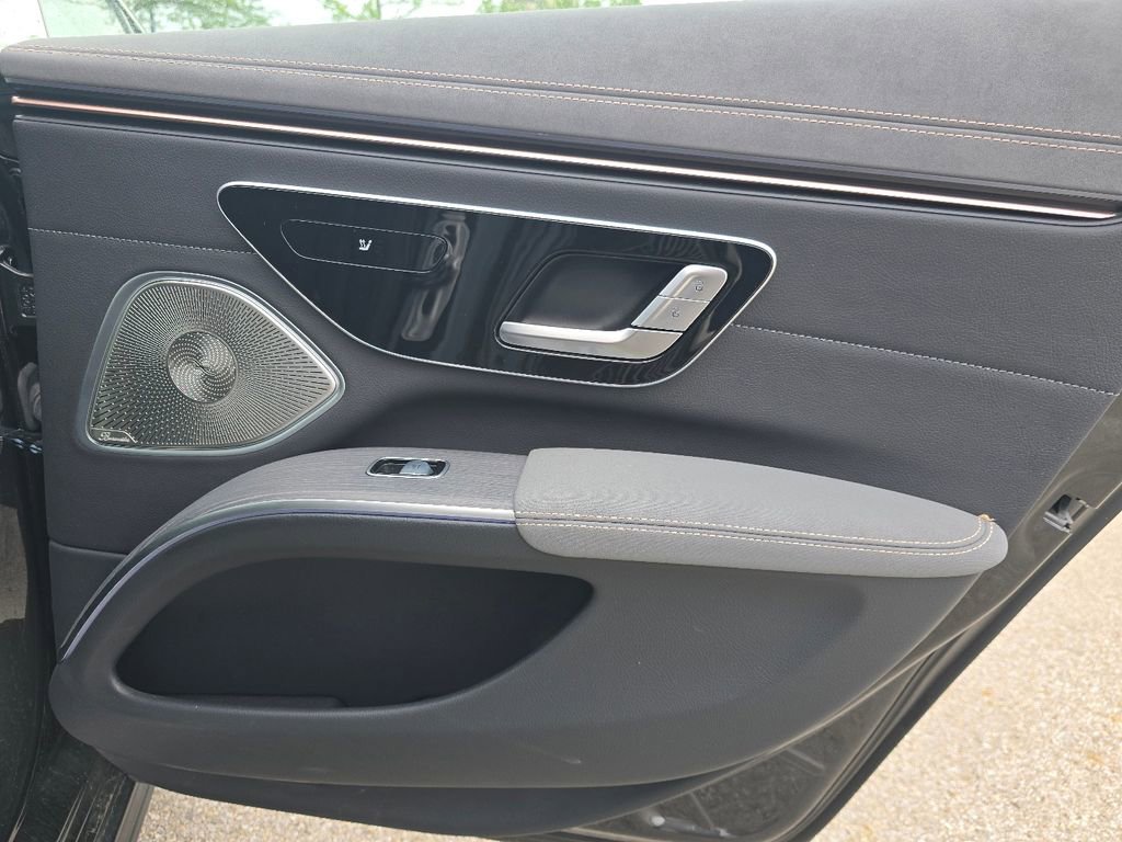 Used 2022 Mercedes-Benz EQS 580 4MATIC Sedan image 24