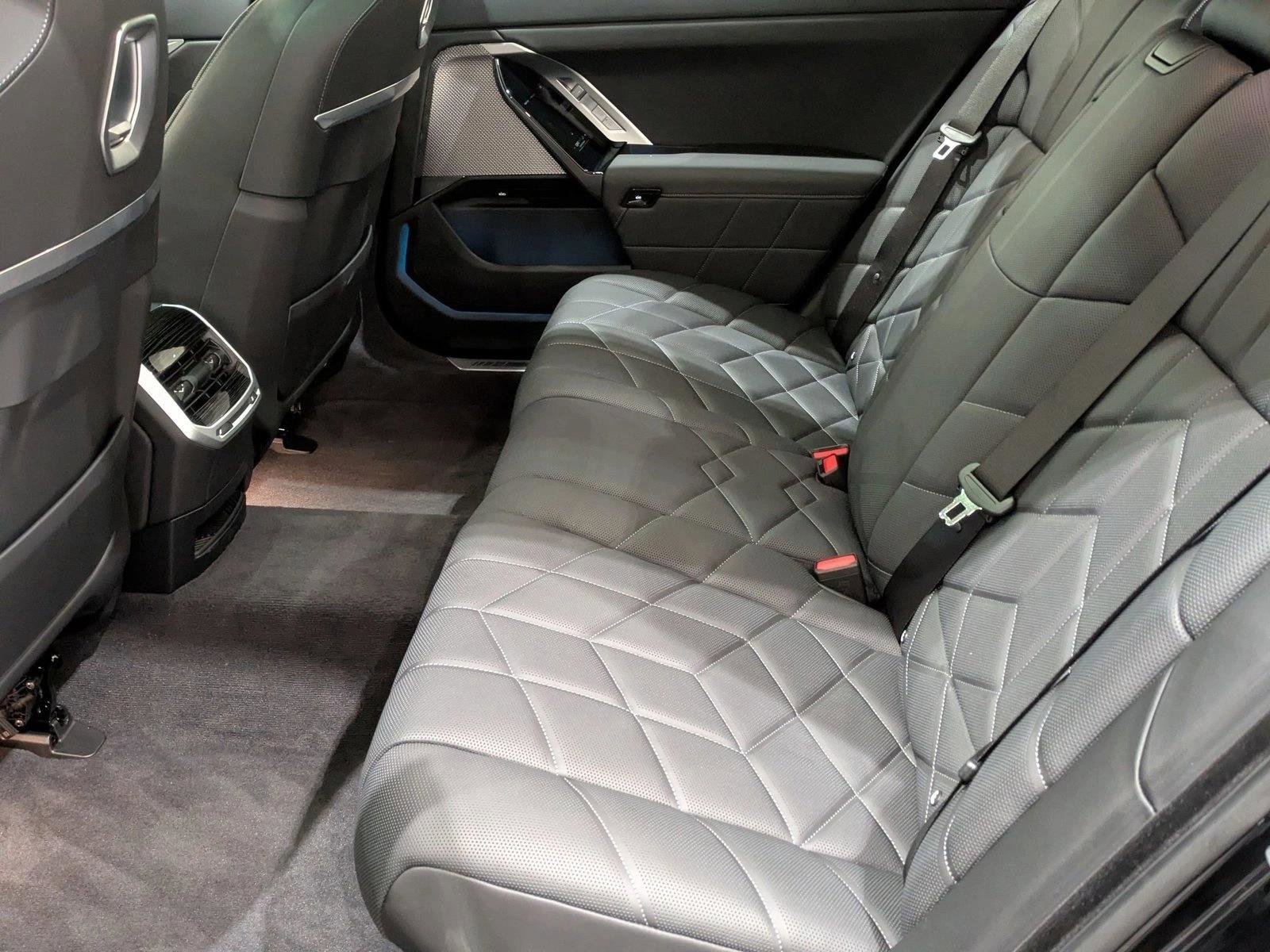 Used 2026 BMW i7 xDrive60 w/ M Sport Package RWD image 20