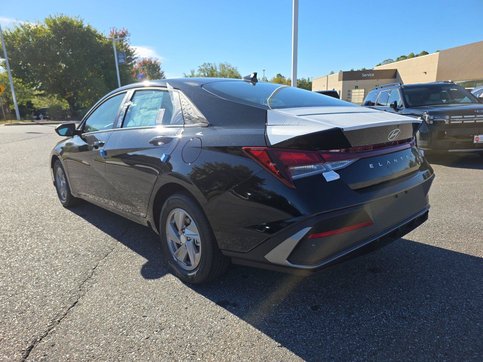 New 2026 Hyundai Elantra SE FWD image 8