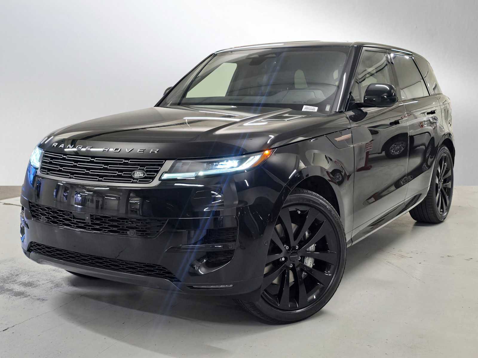 Used 2026 Land Rover Range Rover Sport SE image 1