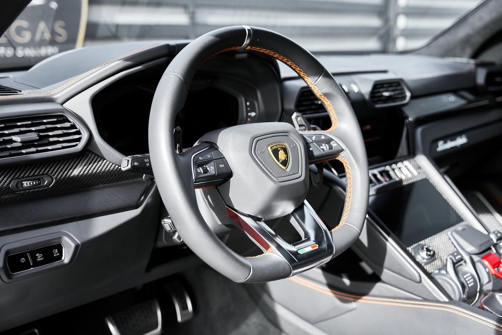 Used 2022 Lamborghini Urus image 37