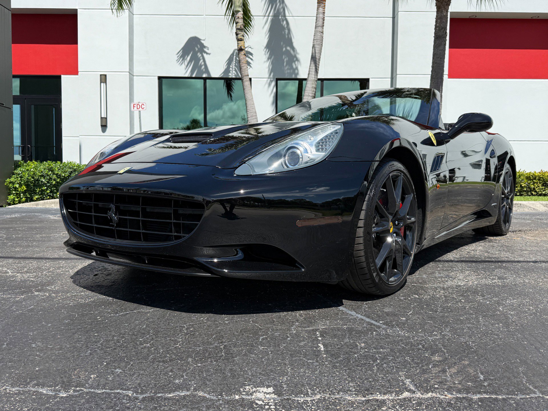 Used 2010 Ferrari California RWD image 6